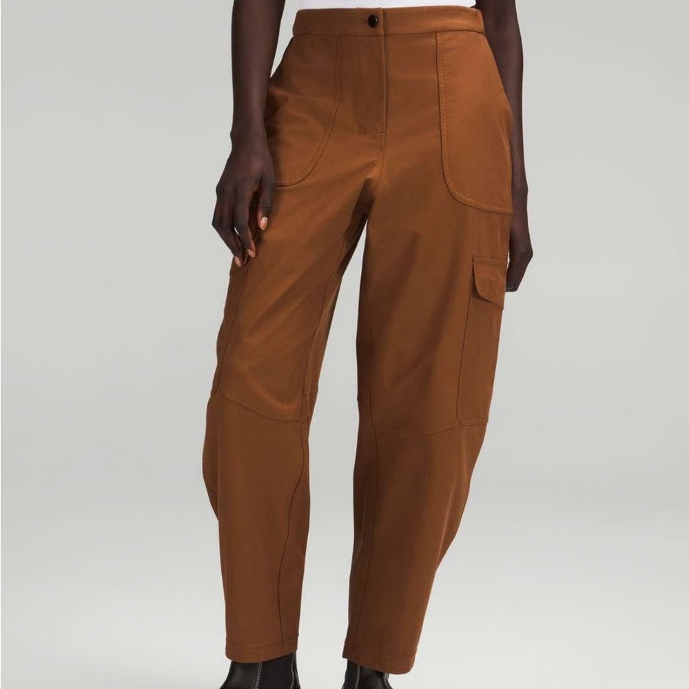 Lululemon light utilitech cargo pocket high rise pant in size 31